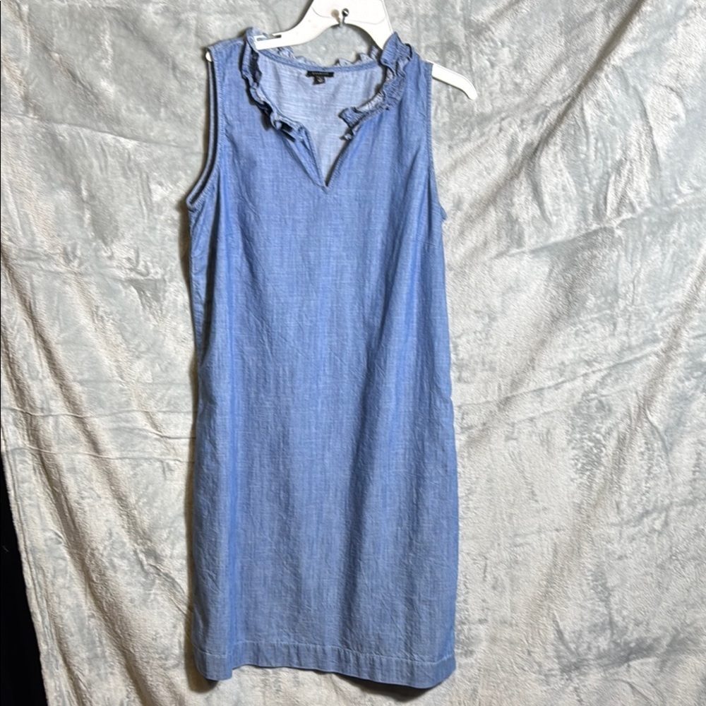 Talbots dress women’s size small. Lightweight blue 100% cotton midi zipper